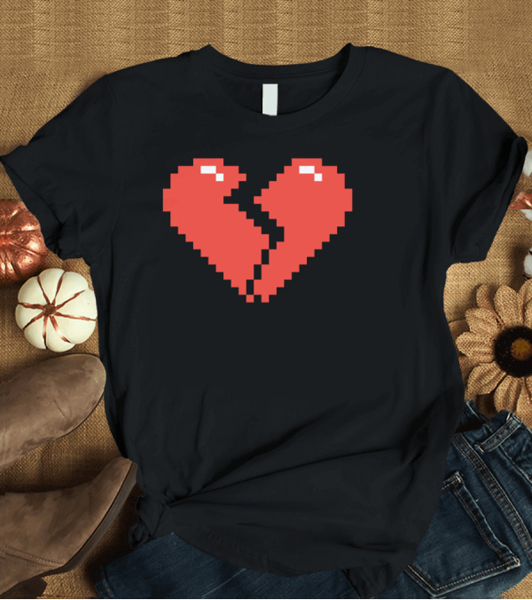 T-Shirt: Pixelated Broken Heart Games Icon T-Shirt Pixelated Broken Heart Games Icon T-Shirt