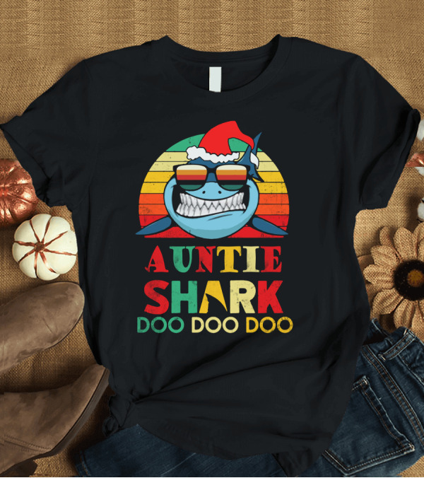 T-Shirt: Auntie Shark Christmas Doo Doo Doo Santa Hat T-Shirt Auntie Shark Christmas Doo Doo Doo Santa Hat T-Shirt