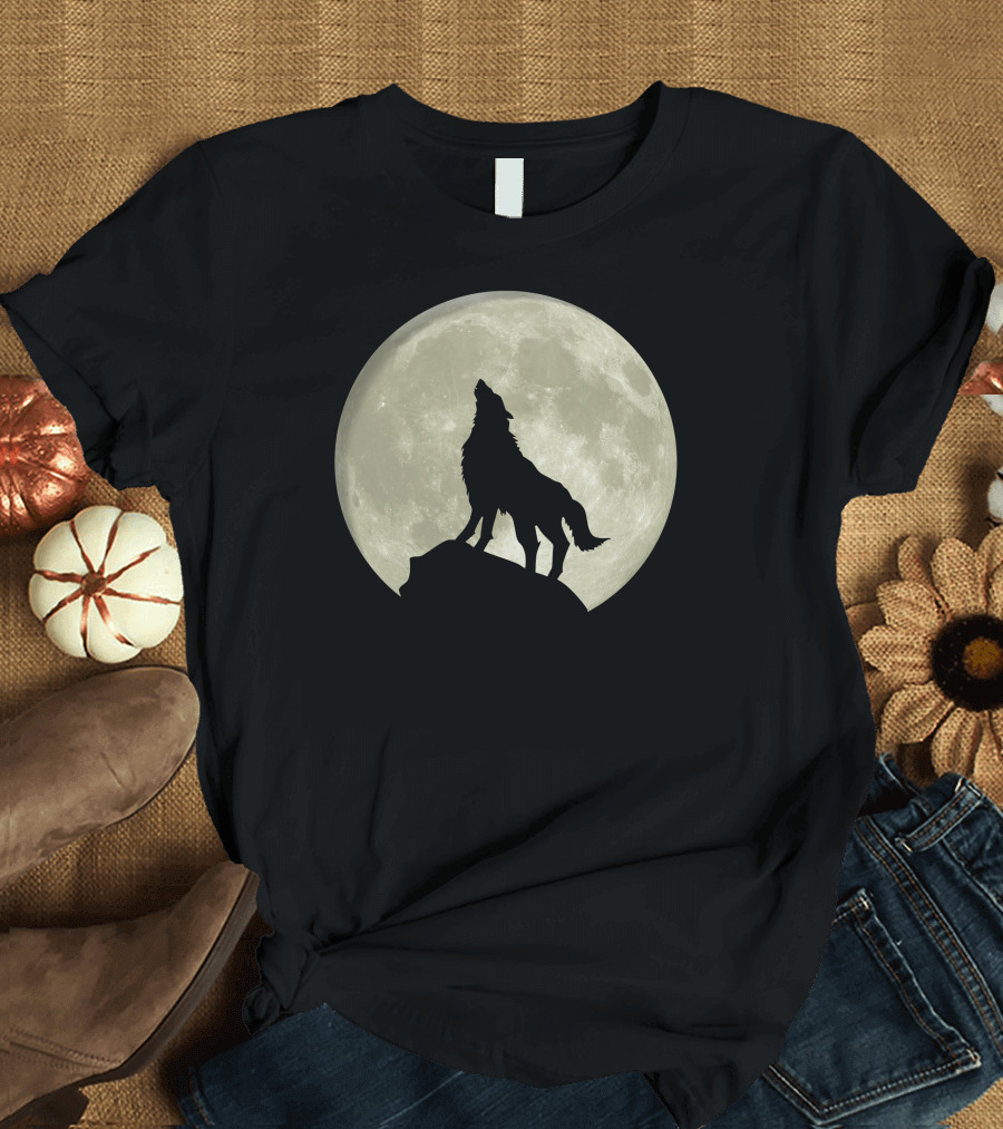 Wolf Howling at Full Moon T-Shirt