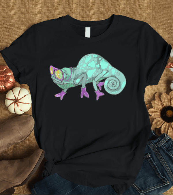 T-Shirt: Chameleon Aunt Cool Retro Sunglasses and Boots T-Shirt Chameleon Aunt Cool Retro Sunglasses and Boots T-Shirt