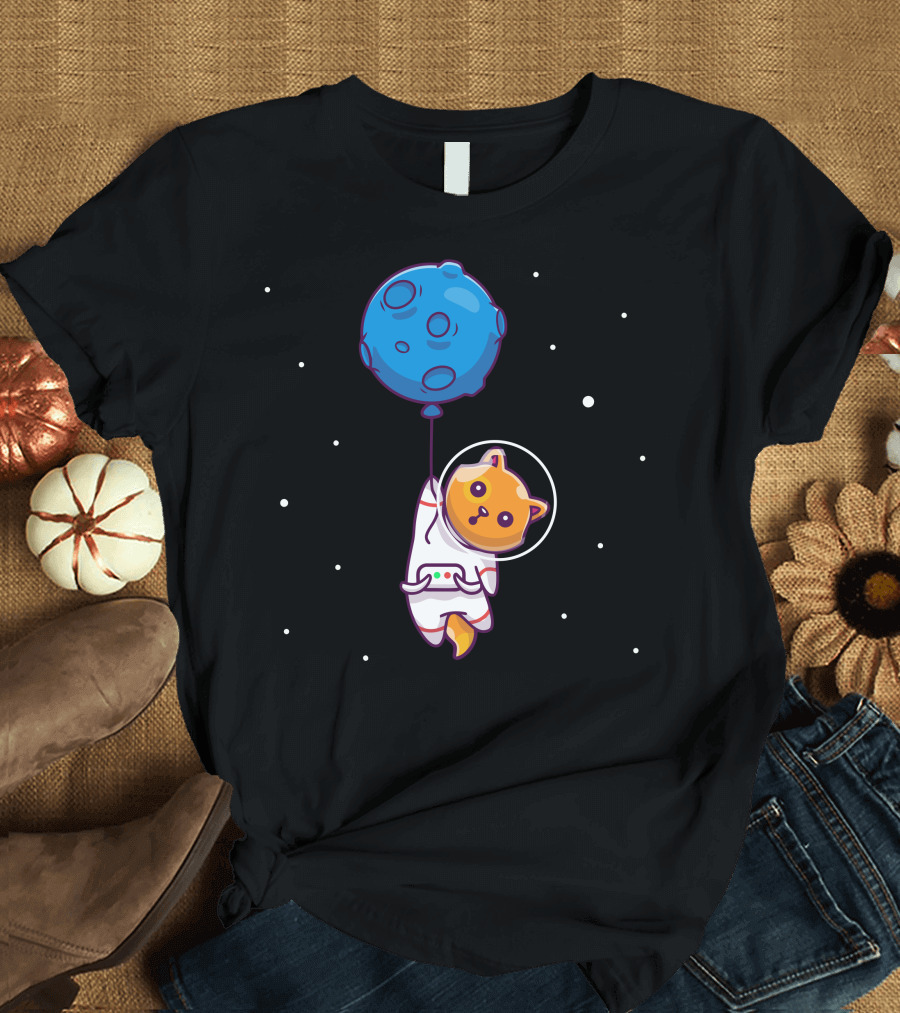 Astronaut Cat Holding Planet Balloon in Space Galaxy T-Shirt