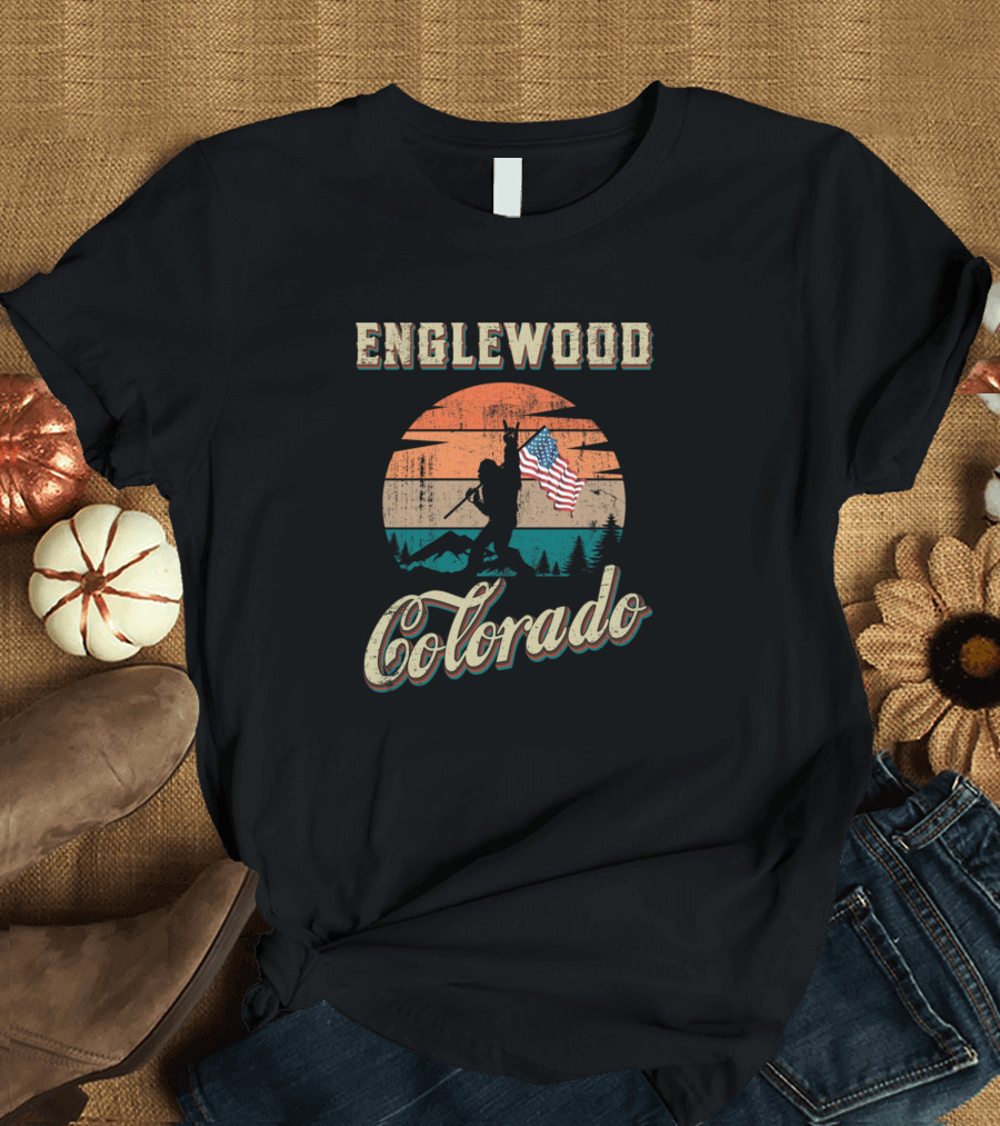 Englewood Colorado Patriotic Mountain Scene with American Flag in Hand T-Shirt