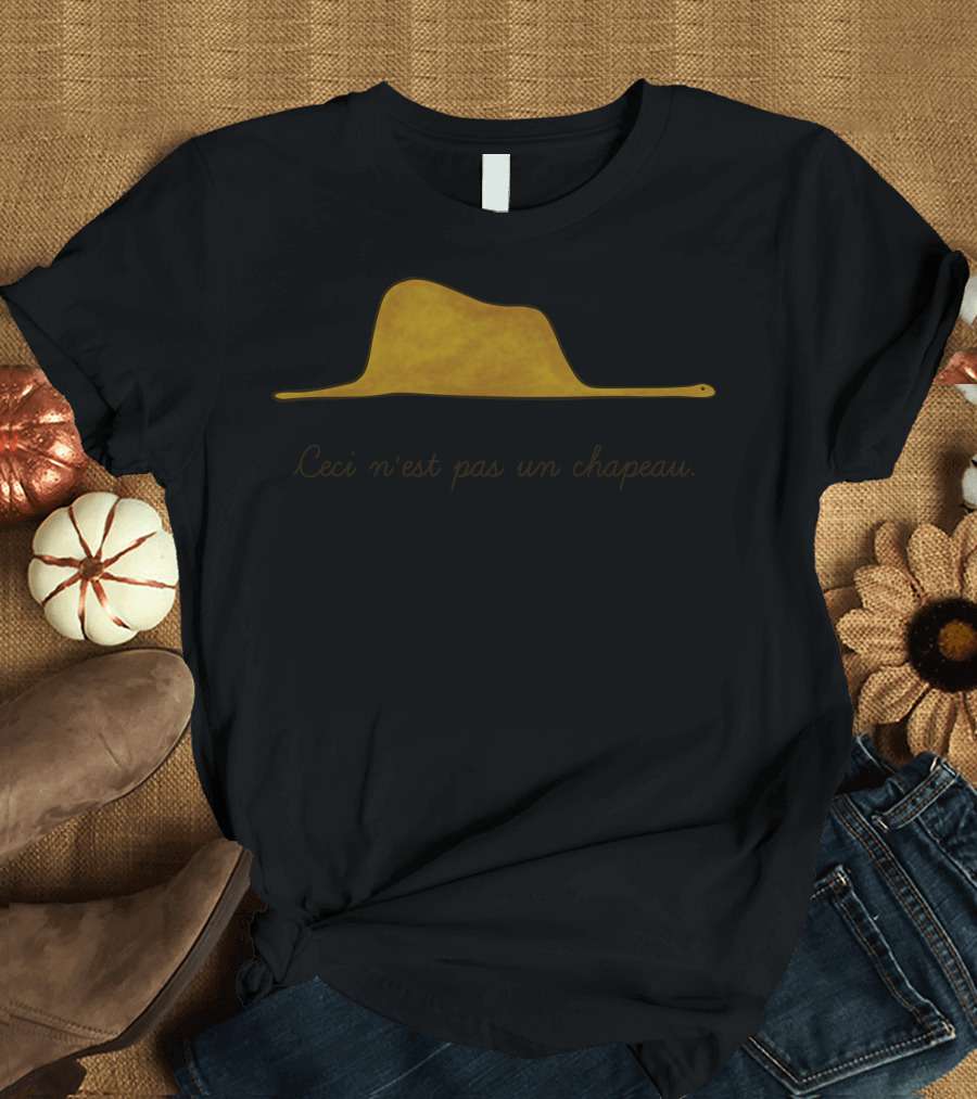 Ceci N'est Pas Un Chapeau T-Shirt