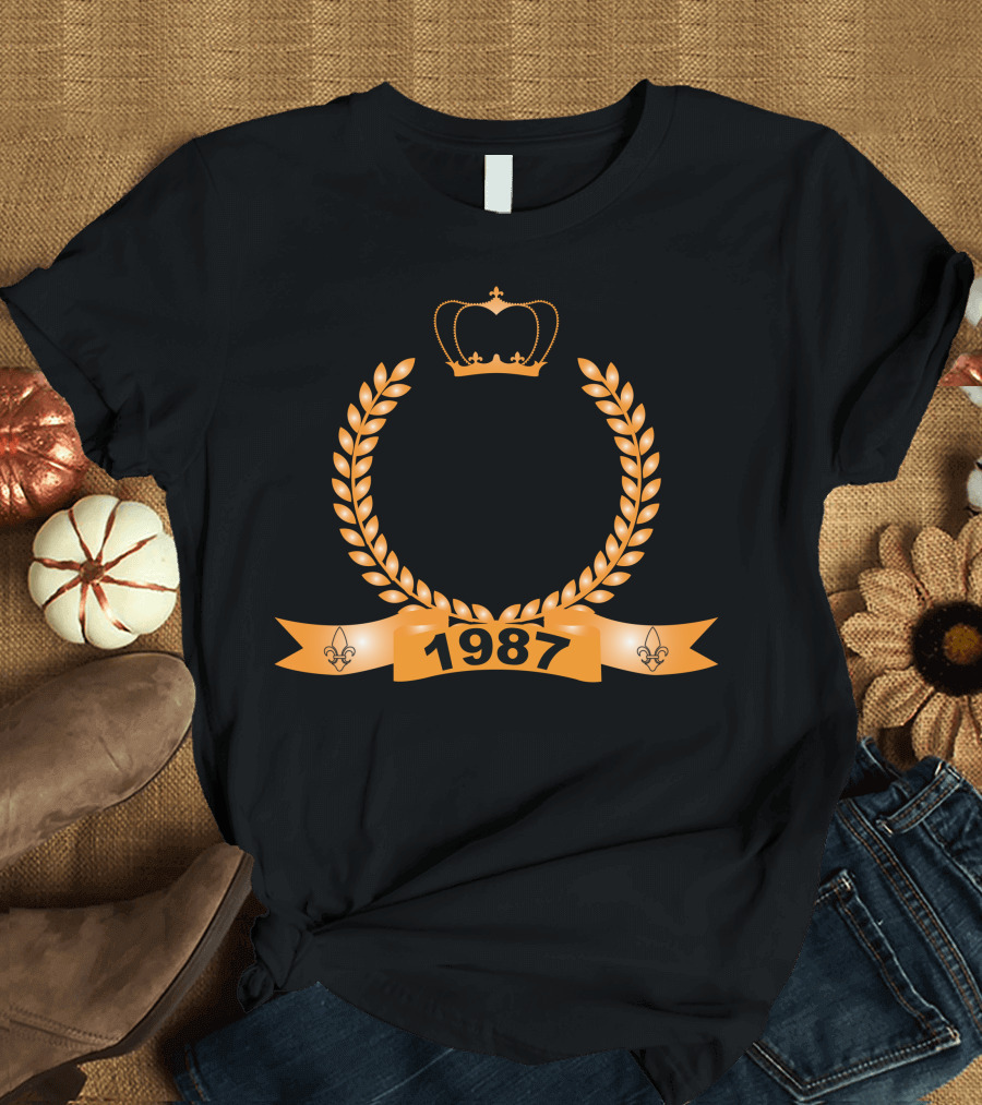 NO MAN IS PERFECT EXCEPT THOSE BORN IN 1987 CROWNED LAUREL ANNIVERSARY T-Shirt