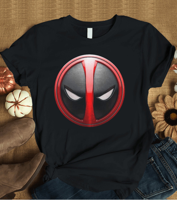 T-Shirt: Deadpool Iconic Red and Black T-Shirt Deadpool Iconic Red and Black T-Shirt