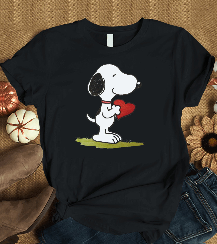 Snoopy Love Heart Hug Peanuts Cartoon T-Shirt