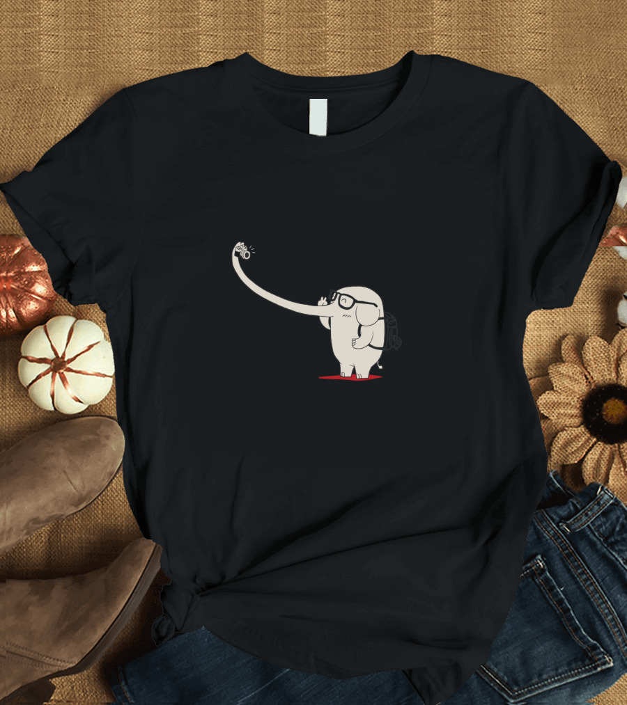 Lonely Traveller Elephant with Glasses Taking Selfie T-Shirt