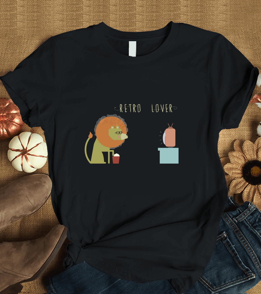 Retro Lover Lion Watching TV with Glasses and Cup T-Shirt