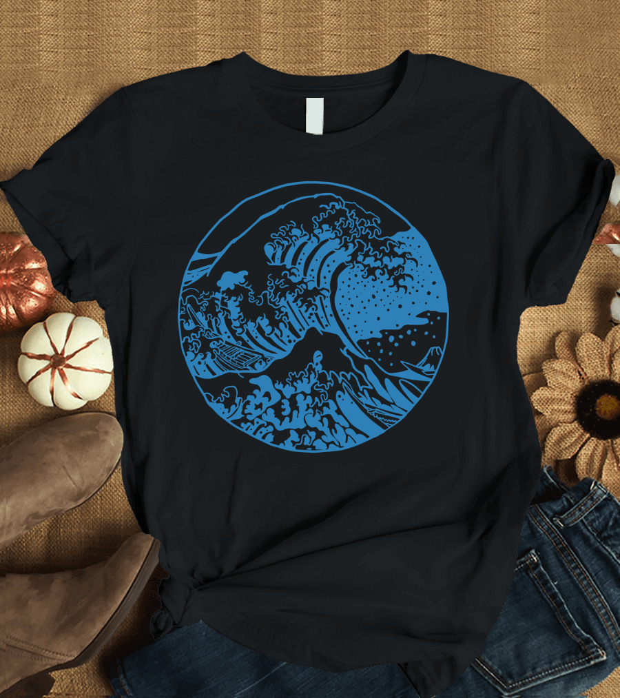 Great Wave Off Kanagawa Ukiyo-e Blue Circle T-Shirt