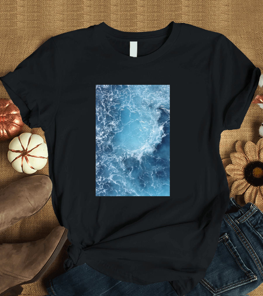 Beautiful Ocean Waves in Motion T-Shirt