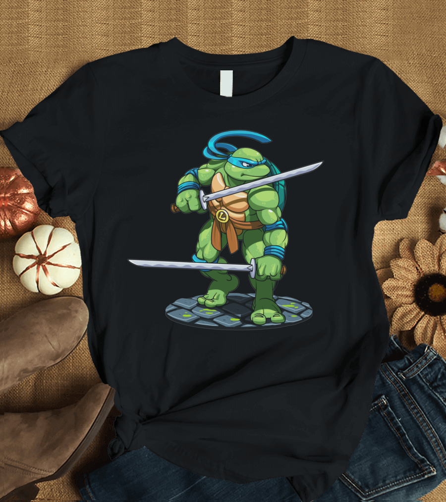 Leonardo Teenage Mutant Ninja Turtles Heroic Pose Dual Swords T-Shirt