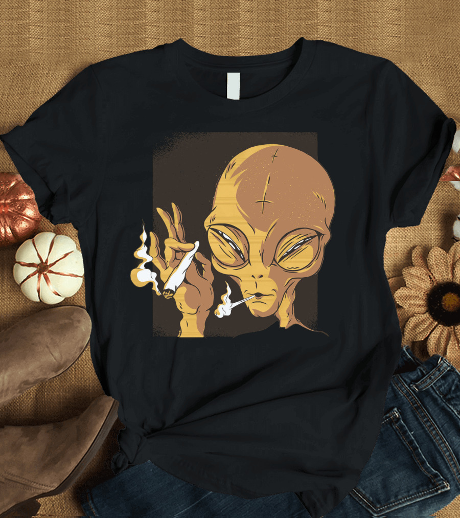 Alien Holding Cigarette with Smoke T-Shirt