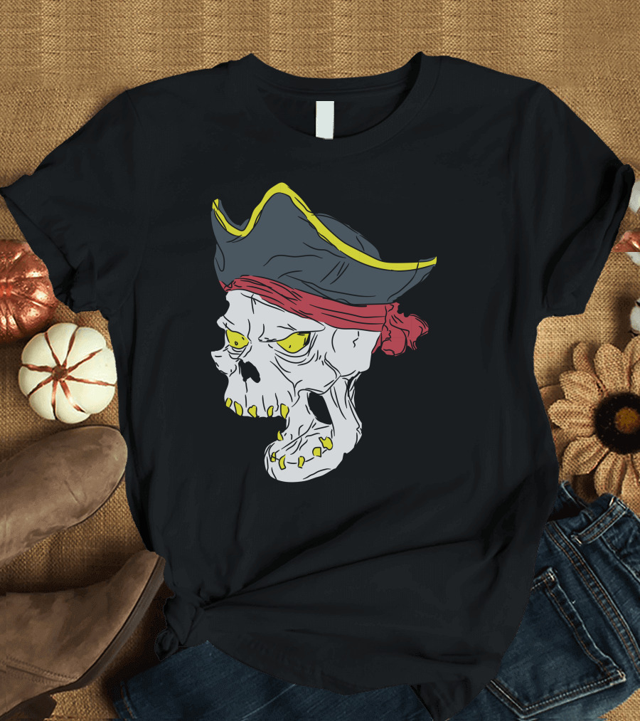 Pirate Skull with Hat and Bandana Skeleton Bone T-Shirt