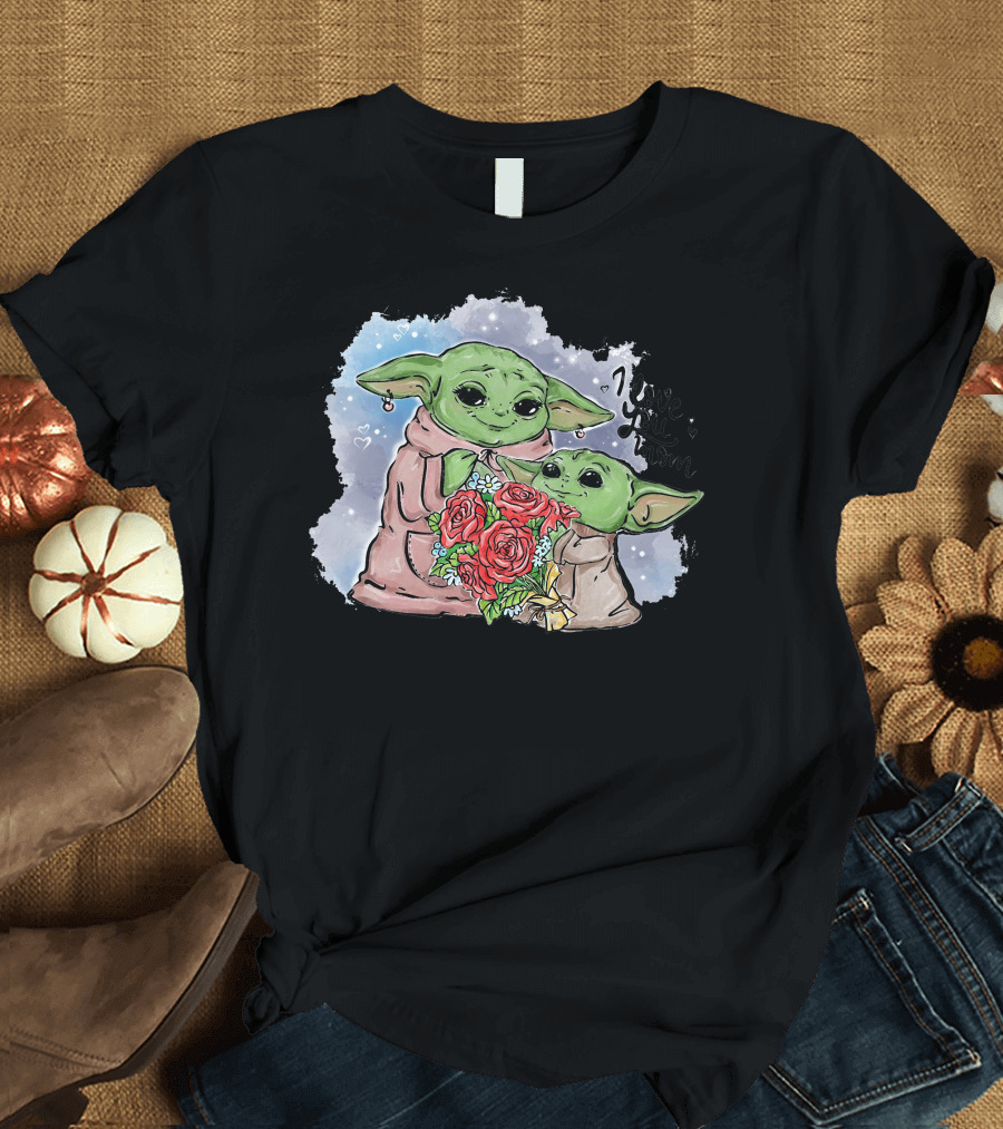 I Love You Mom Yoda Holding Flowers T-Shirt