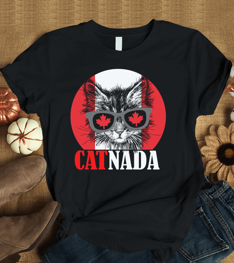 Catnada Canada Cat Maple Leaf Sunglasses T-Shirt