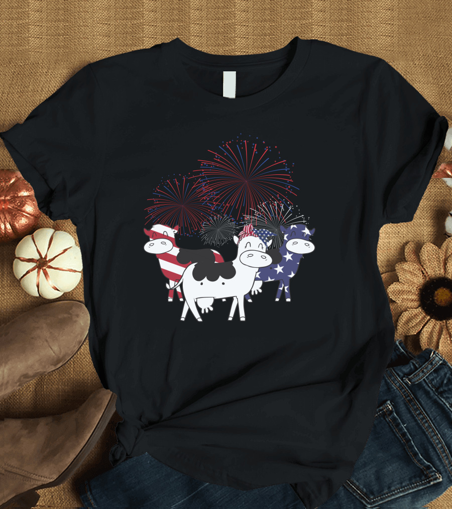 Cow American Flag Patriotic 4th Of July Fireworks T-Shirt
