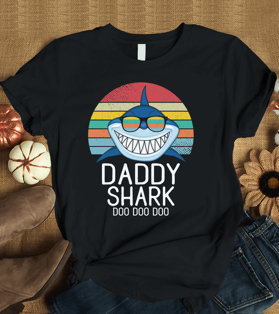 Daddy Shark Doo Doo Doo Vintage Stripes Sunglasses T-Shirt