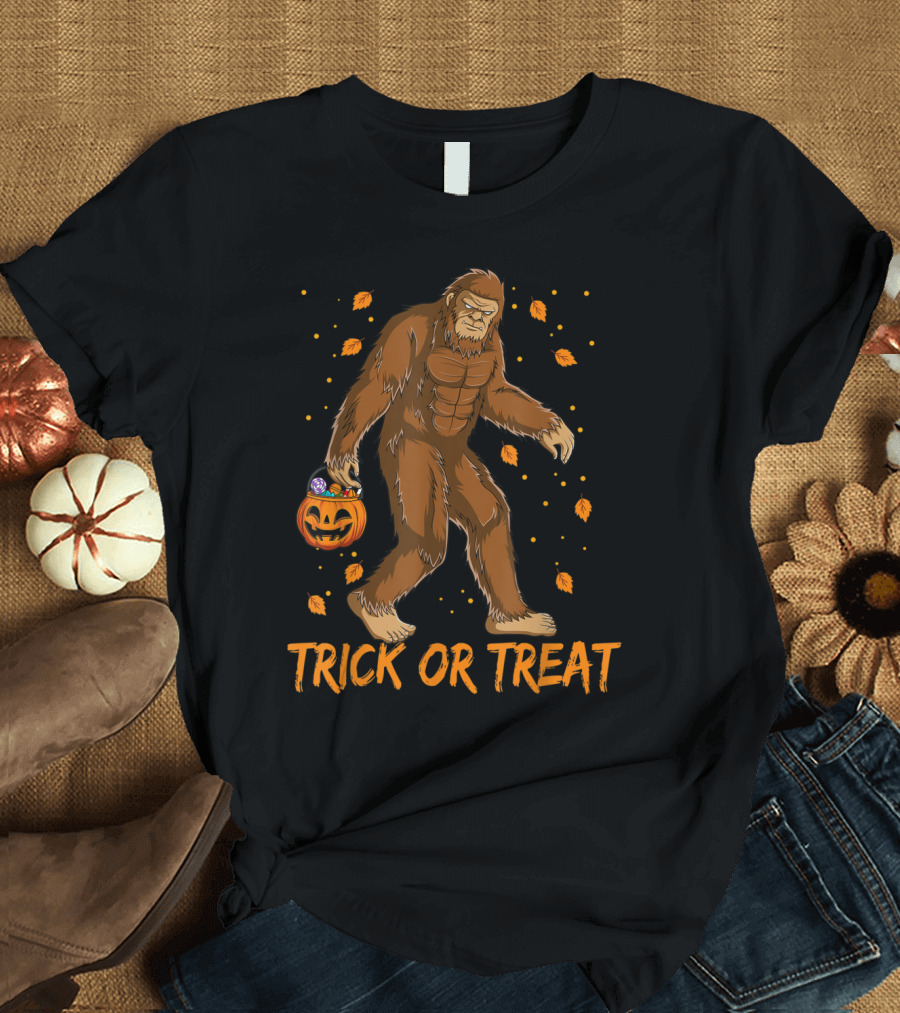 Bigfoot Sasquatch Trick Or Treat Halloween Pumpkin Leaves T-Shirt