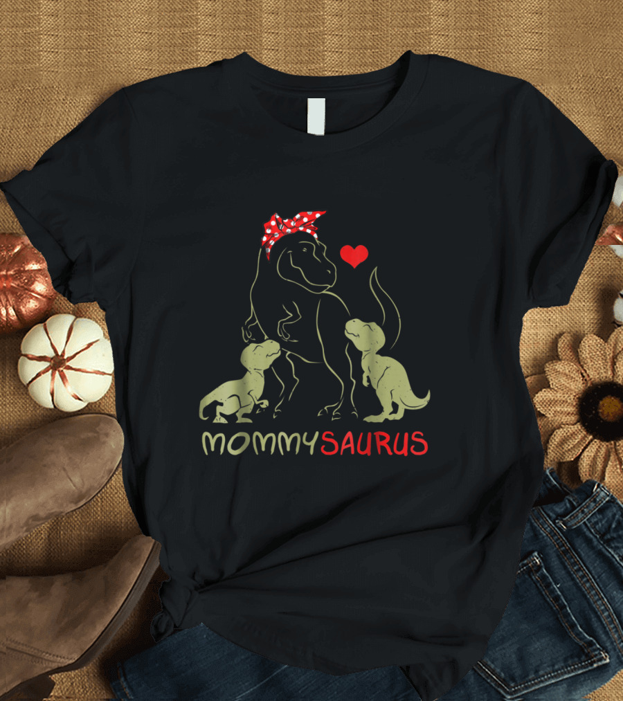 Mommysaurus Dinosaur with Red Bandana and Two Baby Dinosaurs Heart T-Shirt