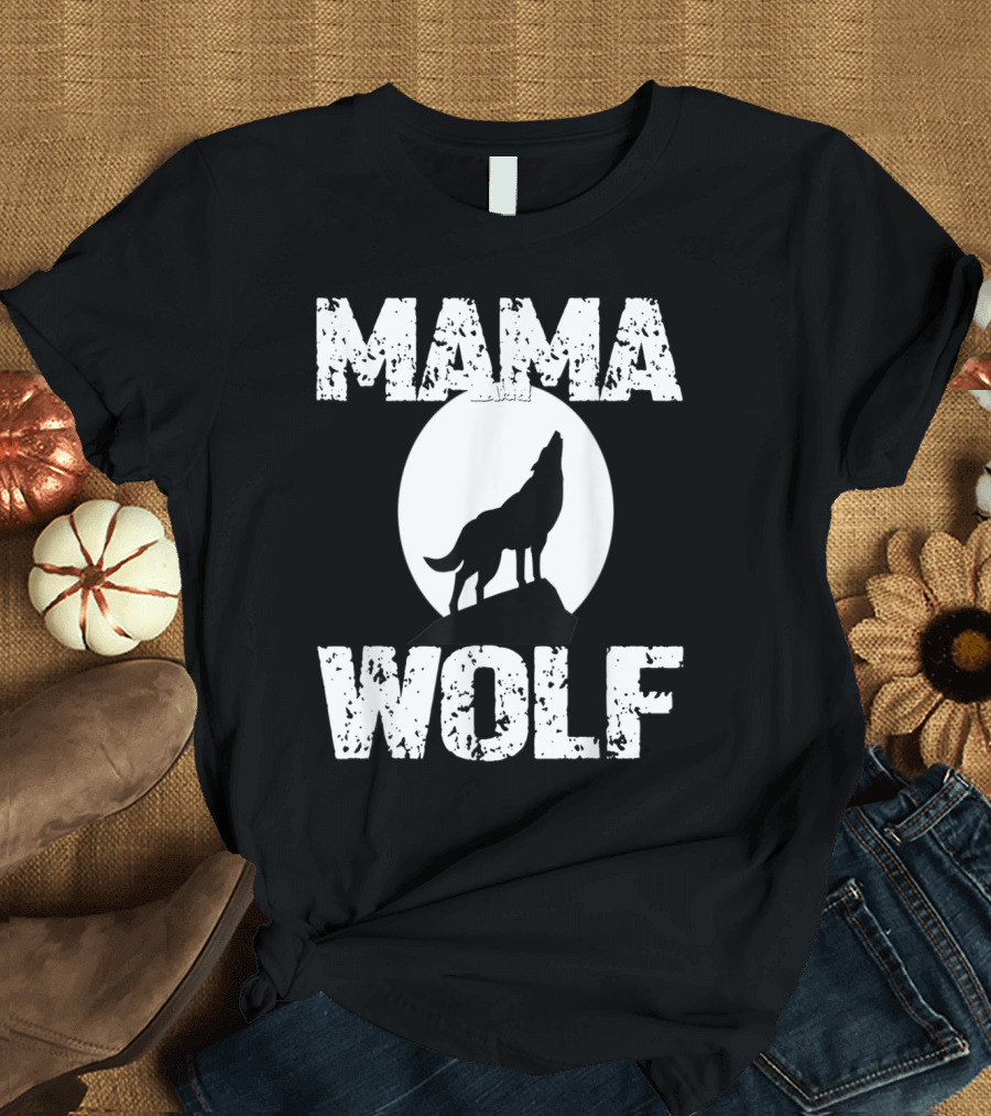 Mama Wolf Howling Moon Family Tribe Wolves Mum T-Shirt