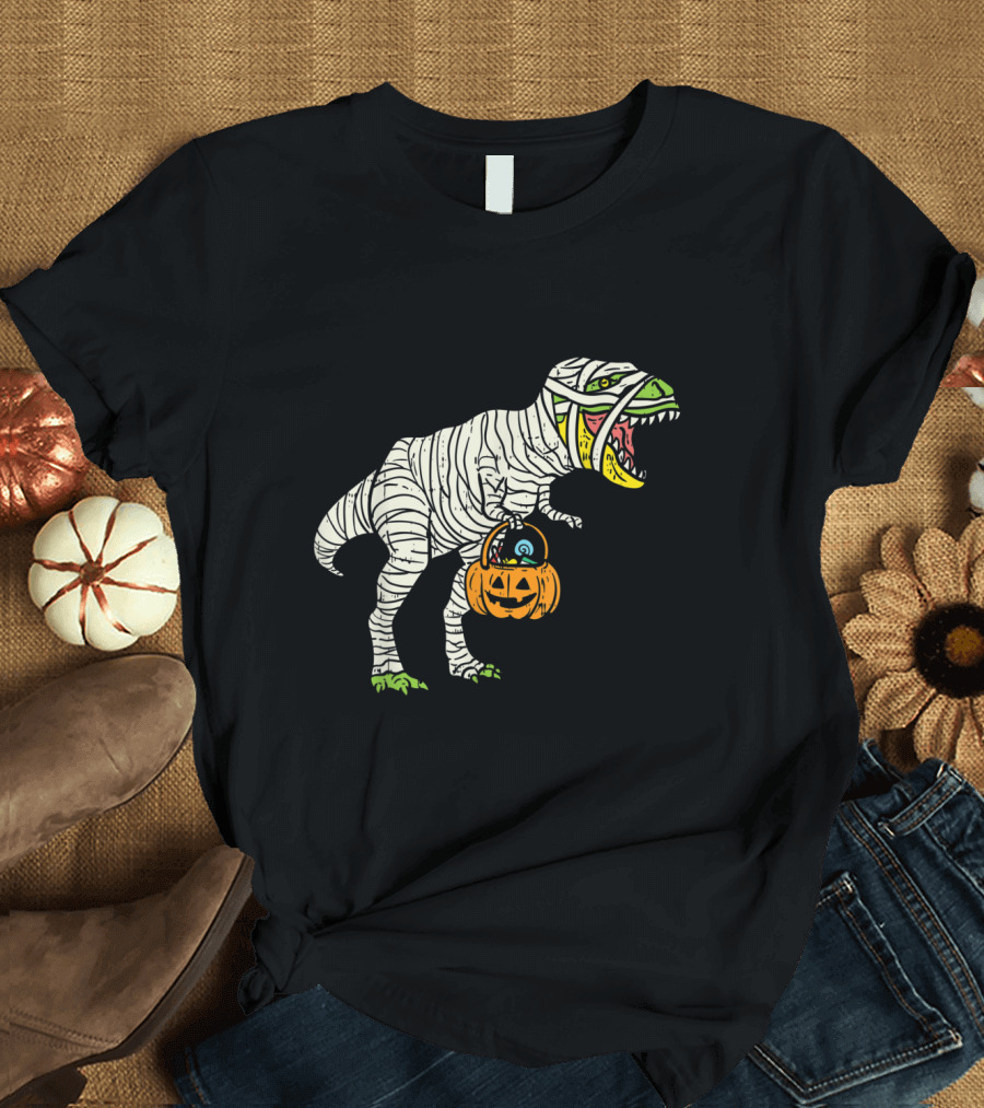 T Rex Mummy Holding Pumpkin for Trick or Treat Halloween Dino T-Shirt