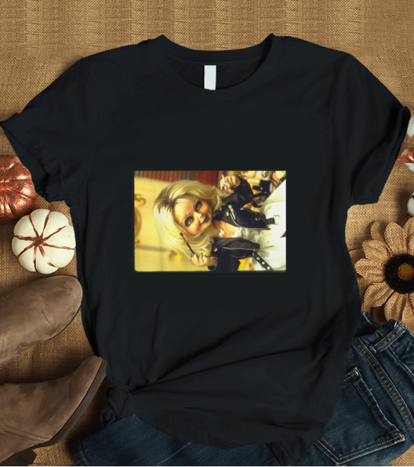 T-Shirt: Bride of Chucky Tiffany Makeup Scene Iconic Horror Character Image T-Shirt Bride of Chucky Tiffany Makeup Scene Iconic Horror Character Image T-Shirt