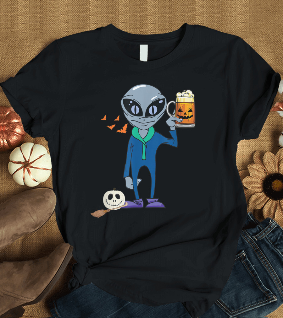 Halloween Alien Beer Lover Costume with Pumpkin and Bats T-Shirt