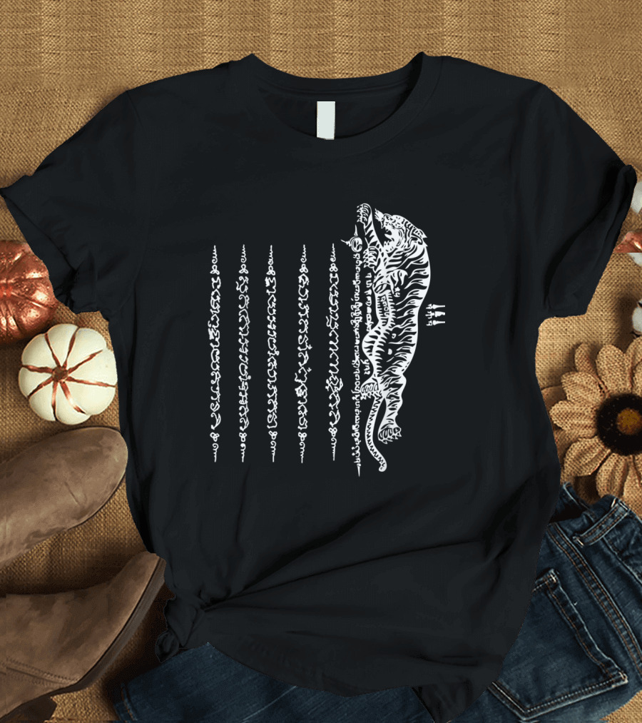 Muay Thai Sak Yant Tiger Tattoo Kickboxing Asian Cultural T-Shirt
