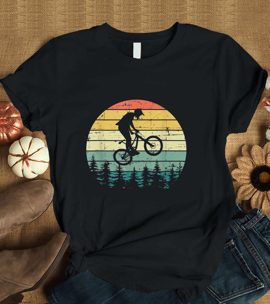 Vintage Downhill MTB Mountain Bike Forest Silhouette Retro Sunset T-Shirt