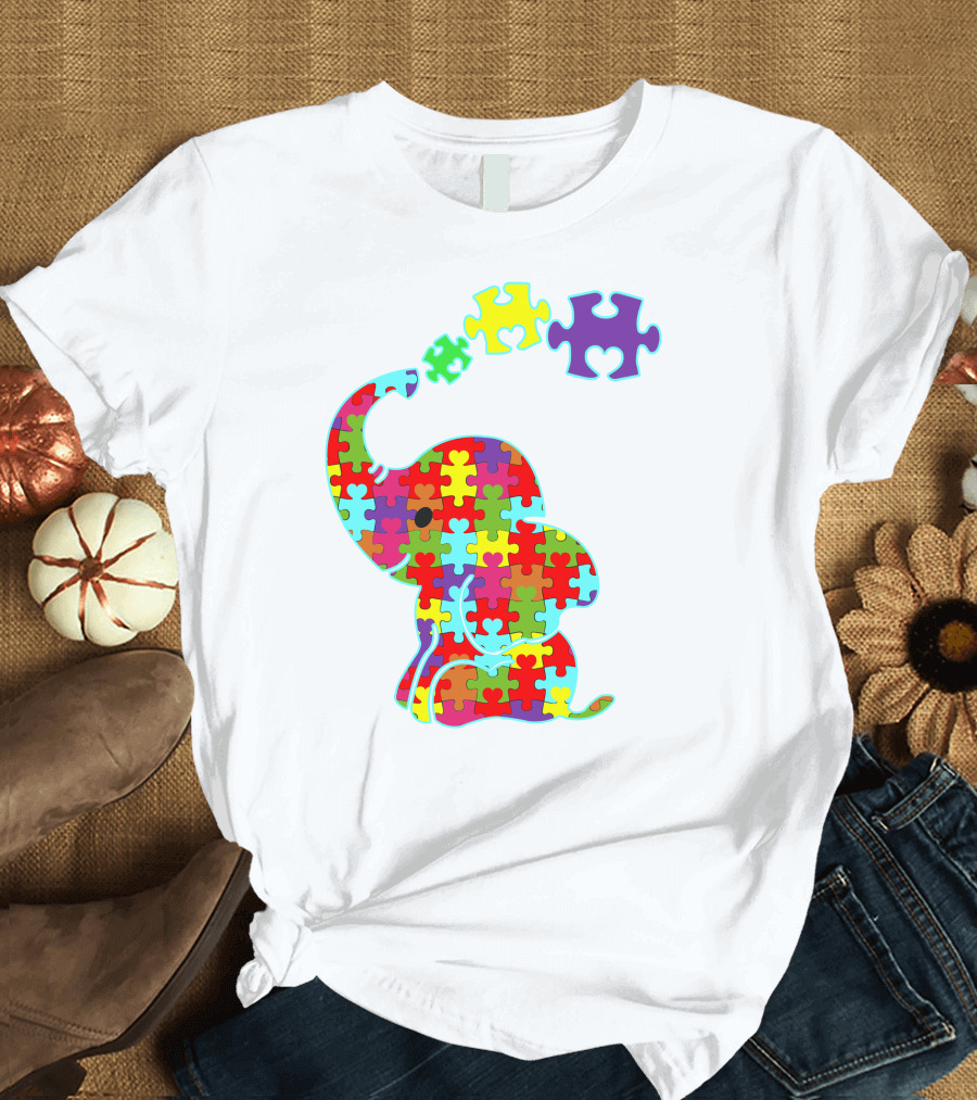 Autism Awareness Elephant Puzzle Pattern Autism Mom (ao Red) T-Shirt