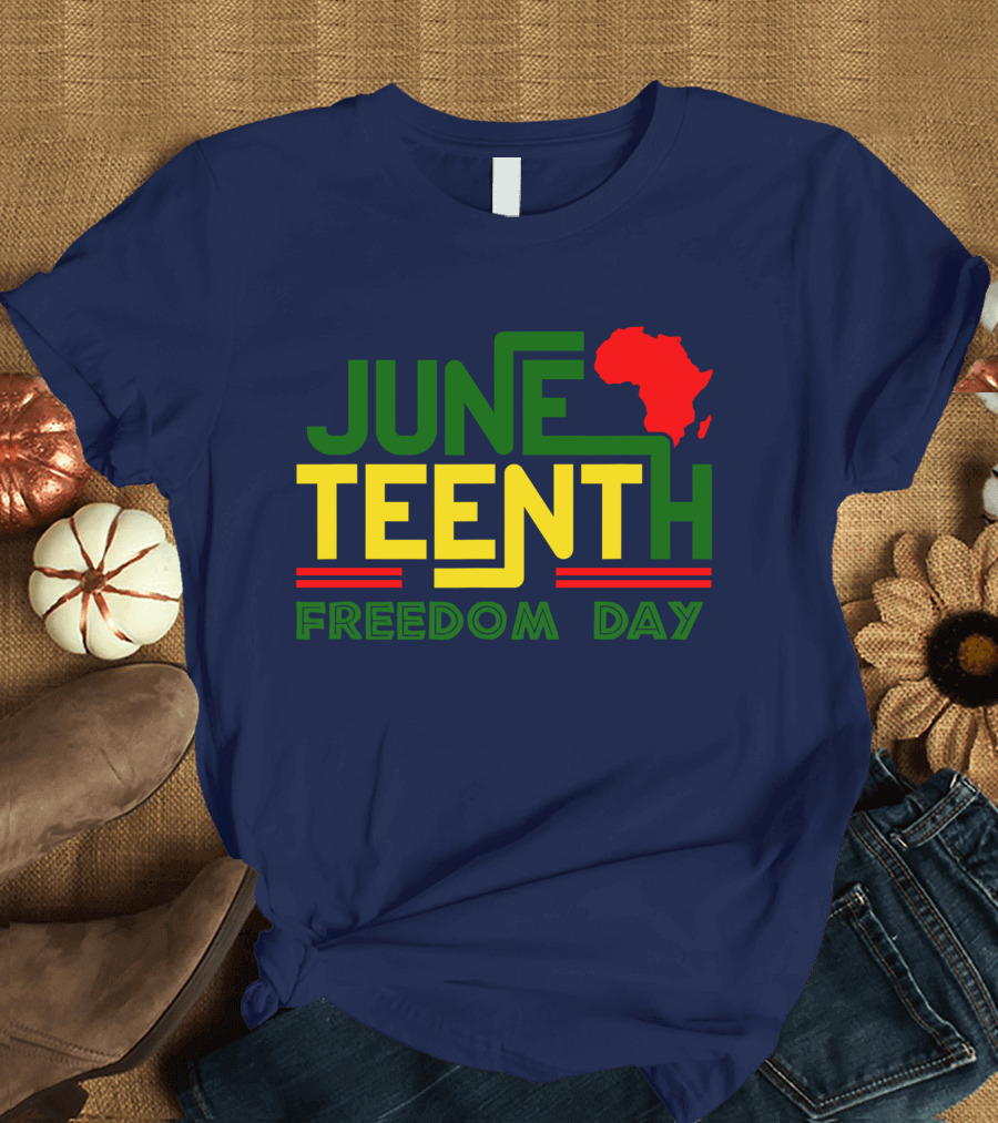 JUNETEENTH FREEDOM DAY Africa Map Red Green Yellow T-Shirt