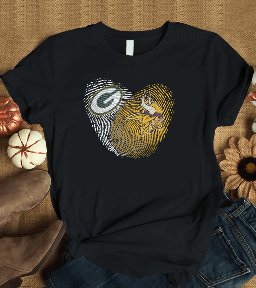 Green Bay Packers and Minnesota Vikings Fingerprint Heart T-Shirt