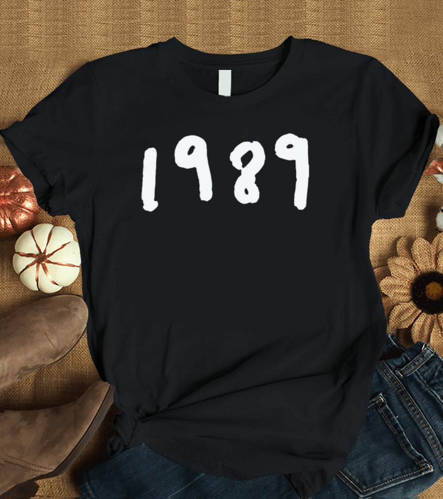 Taylor Swift Eras Tour Mindy Kaling Wearing 1989 T-Shirt