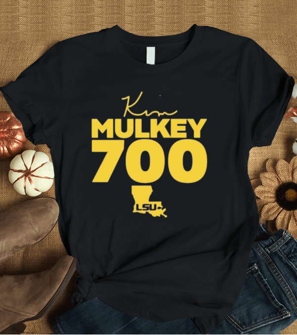 T-Shirt: Kim Mulkey 700 LSU Women's Basketball Achievement T-Shirt Kim Mulkey 700 LSU Women's Basketball Achievement T-Shirt