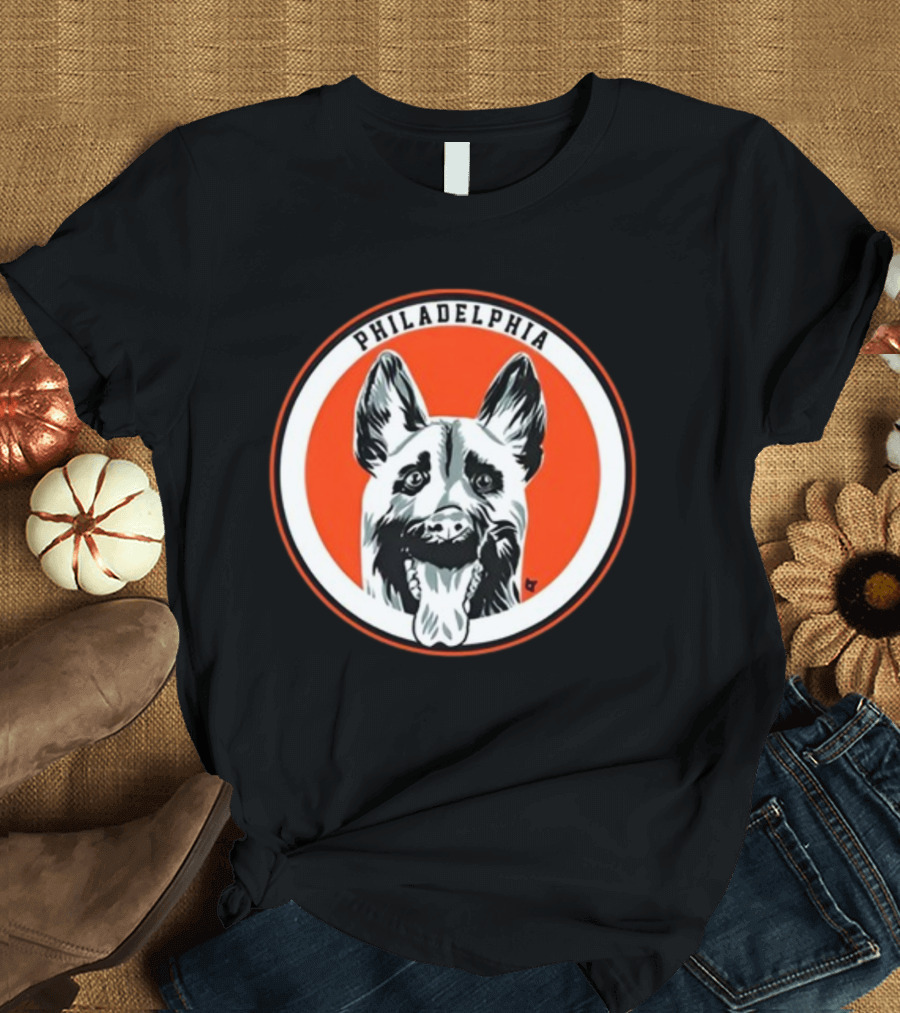 Philadelphia Dogs Hockey Team Circle T-Shirt
