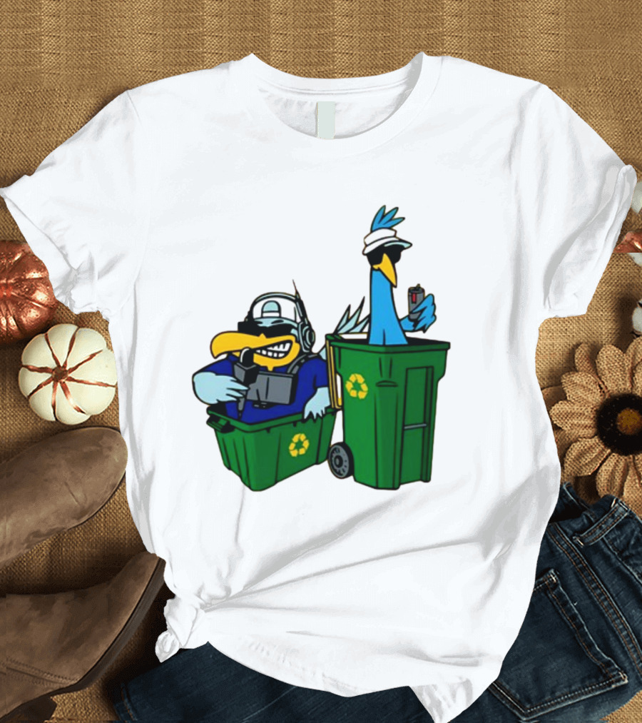 Fairwayjockey Birdie Juice The People’S Birdies Golf Duo Recycling Bins Image T-Shirt