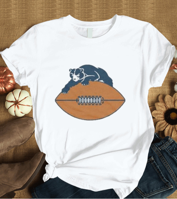 T-Shirt: Chicago Bears Vintage Bear and Football Logo 1946 T-Shirt Chicago Bears Vintage Bear and Football Logo 1946 T-Shirt