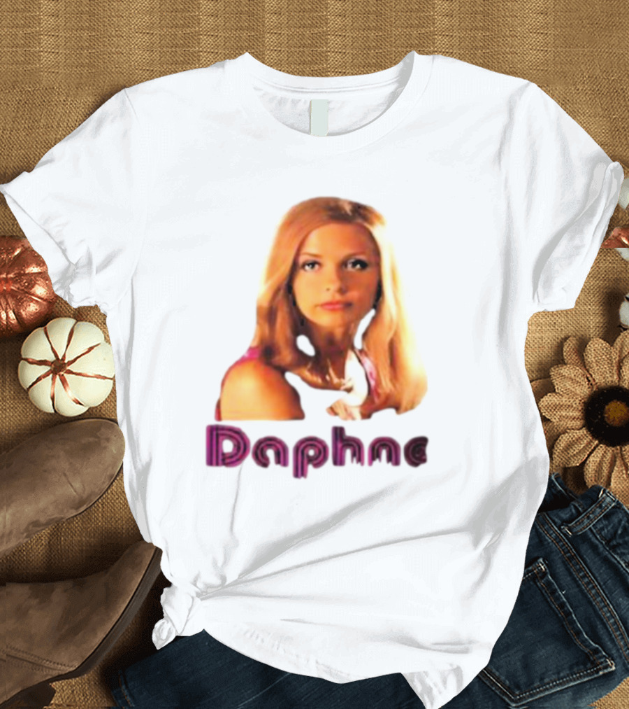 Sarah Michelle Gellar as Daphne in Scooby-Doo Movie T-Shirt