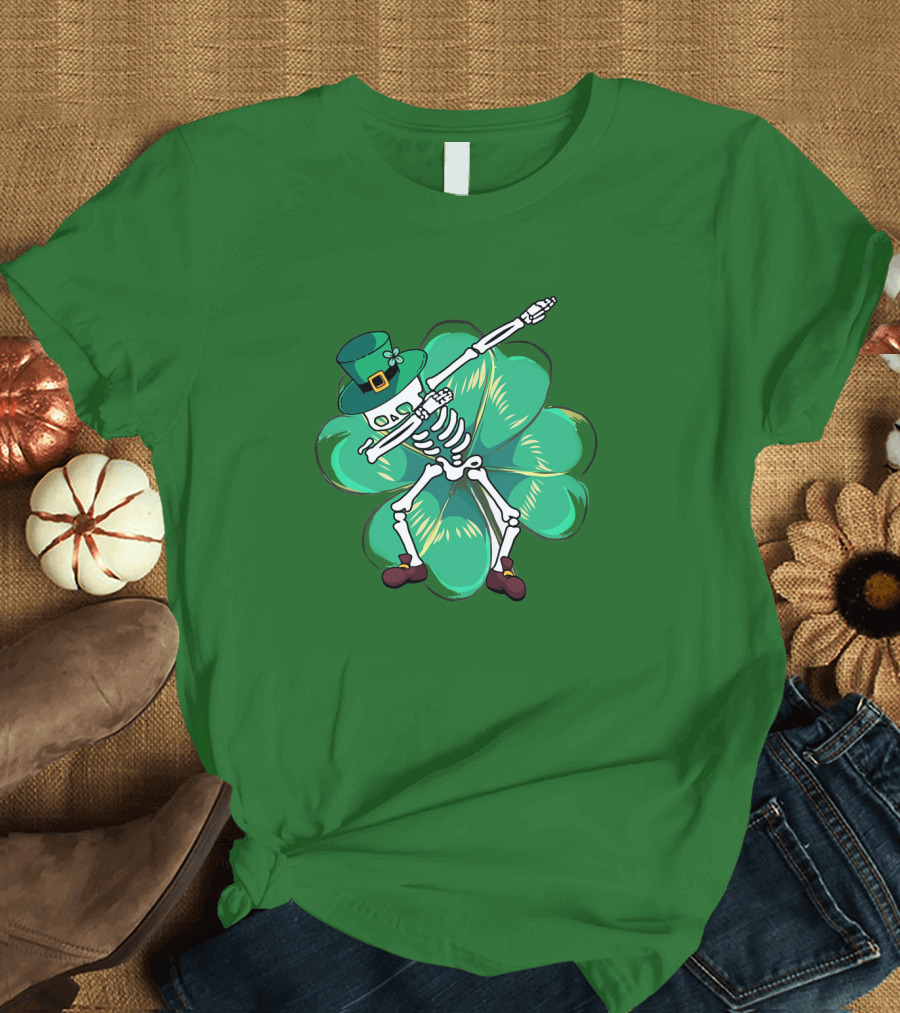 St Patrick's Day Skeleton Dabbing Leprechaun Clover T-Shirt