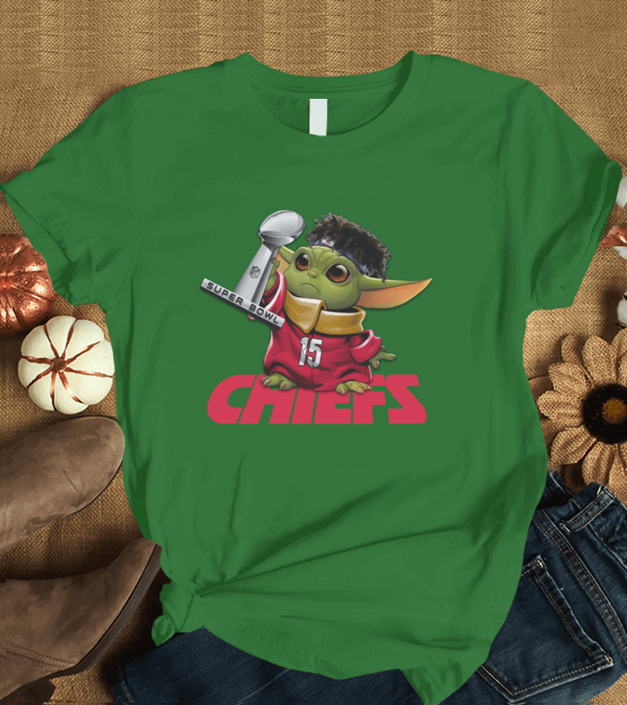 Patrick Mahomes Yoda Lifting Super Bowl Trophy Chiefs T-Shirt