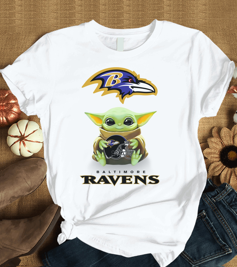 Star Wars Baby Yoda Baltimore Ravens Helmet Hug Fans T-Shirt