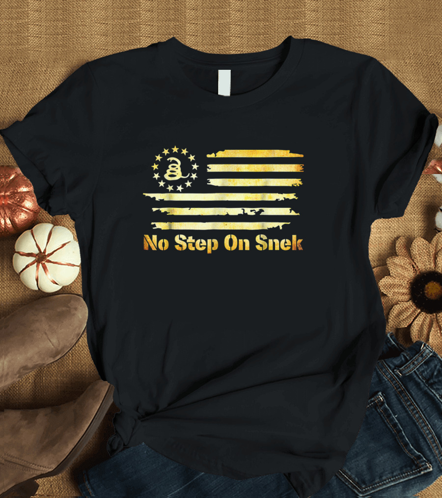 No Step On Snek Snake Meme with Betsy Ross Flag and Coiled Snake T-Shirt