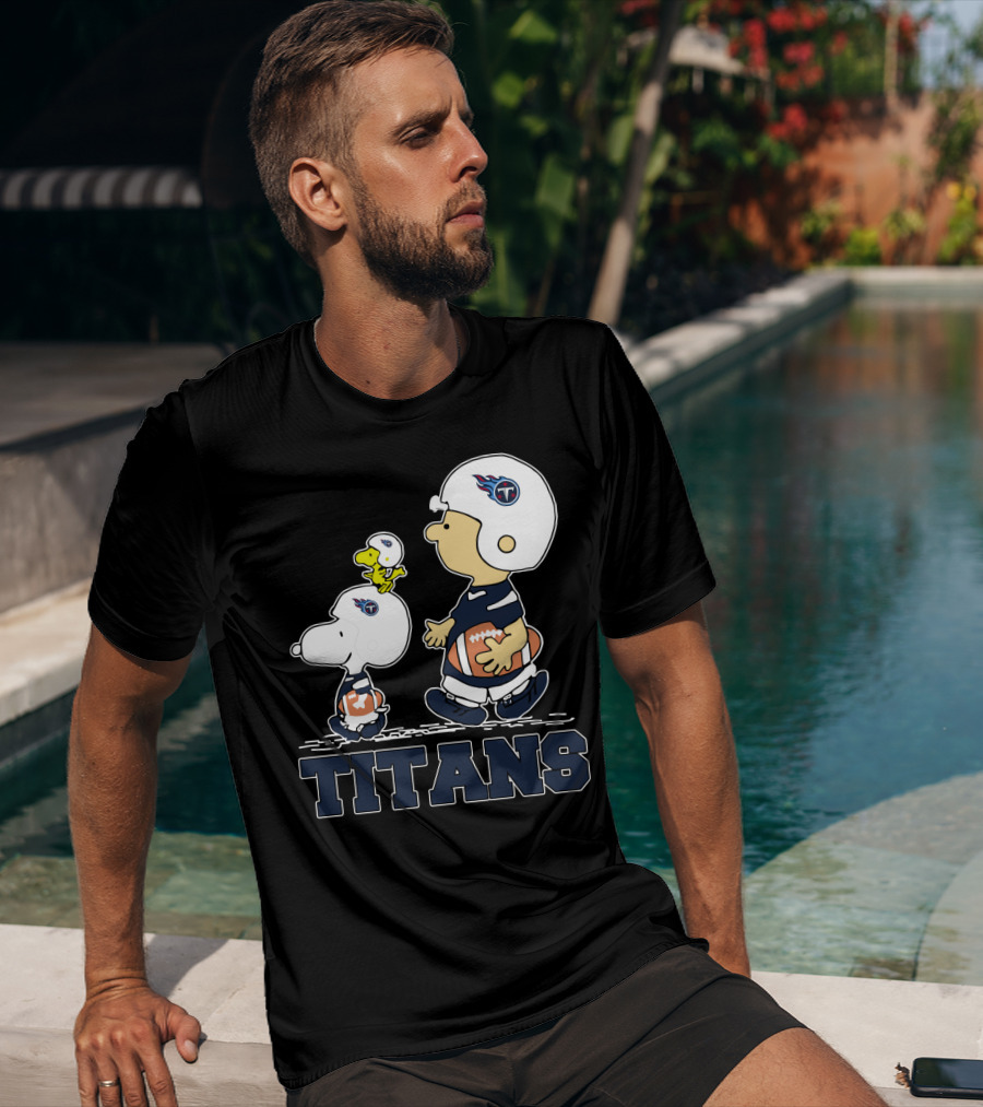 Snoopy And Woodstock Tennessee Titans Football Fans T-Shirt