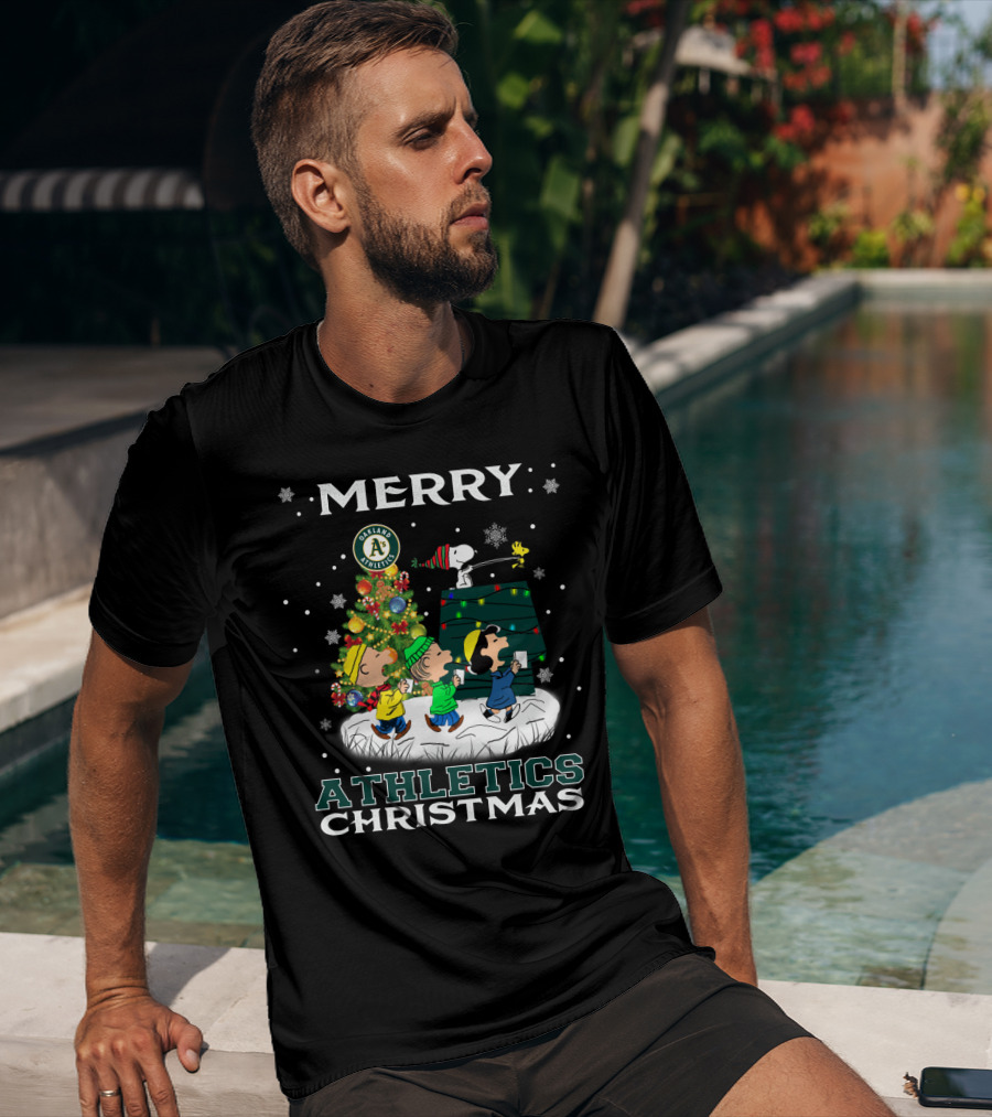 Merry Oakland Athletics Christmas Snoopy Fans T-Shirt