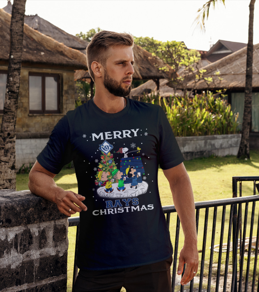 Merry Christmas Tampa Bay Rays Snoopy Fans Charlie Brown Peanuts Holiday Snowflakes T-Shirt