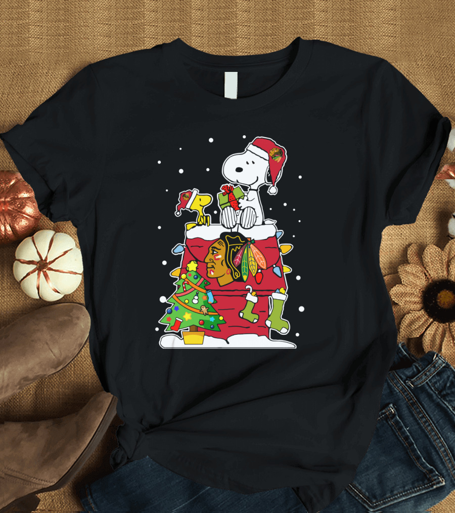 Chicago Blackhawks Snoopy Christmas with Woodstock and Santa Hat Scene T-Shirt