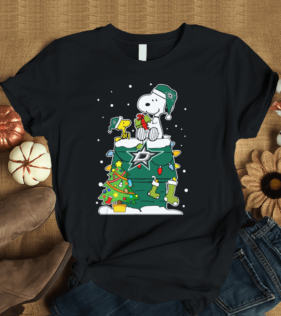 Dallas Stars Snoopy Christmas Presents Peanuts Fans T-Shirt