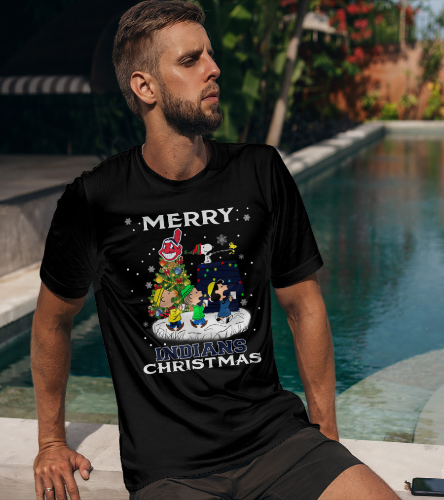 Merry Cleveland Indians Christmas Snoopy And Peanuts Cartoons Holiday T-Shirt