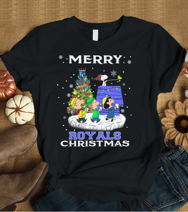 T-Shirt: Kansas City Royals Christmas with Snoopy and Friends - Merry Festive T-Shirt Kansas City Royals Christmas with Snoopy and Friends - Merry Festive T-Shirt