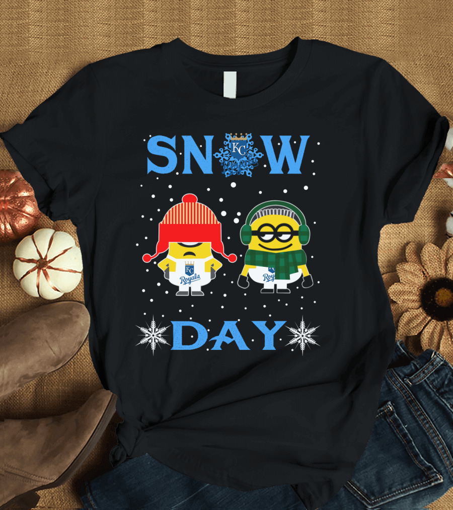 Kansas City Royals Snow Day Minions Winter Fun T-Shirt